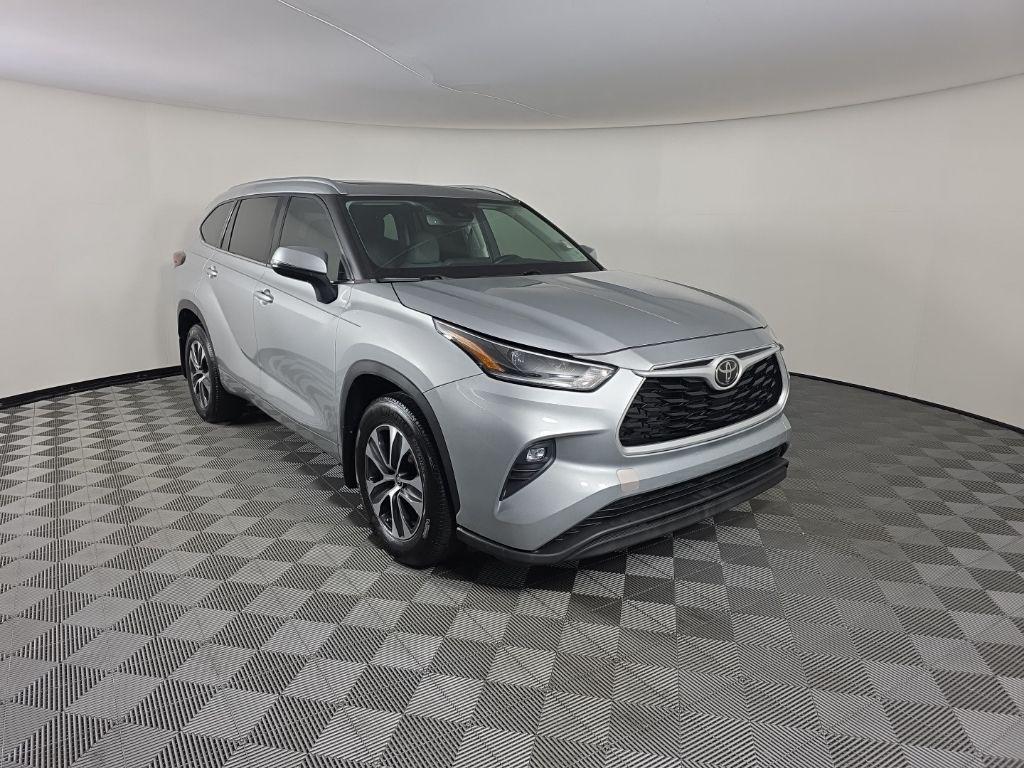 used 2021 Toyota Highlander car, priced at $25,722