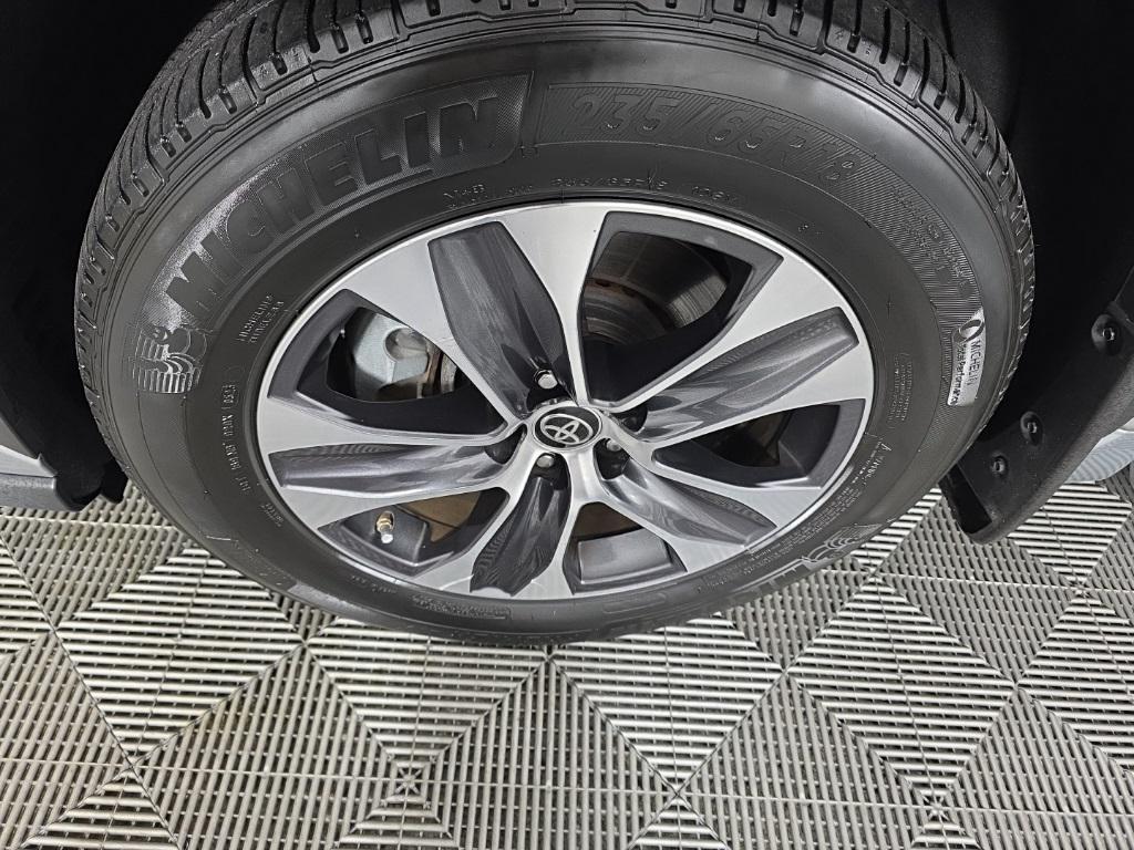 used 2021 Toyota Highlander car, priced at $26,991