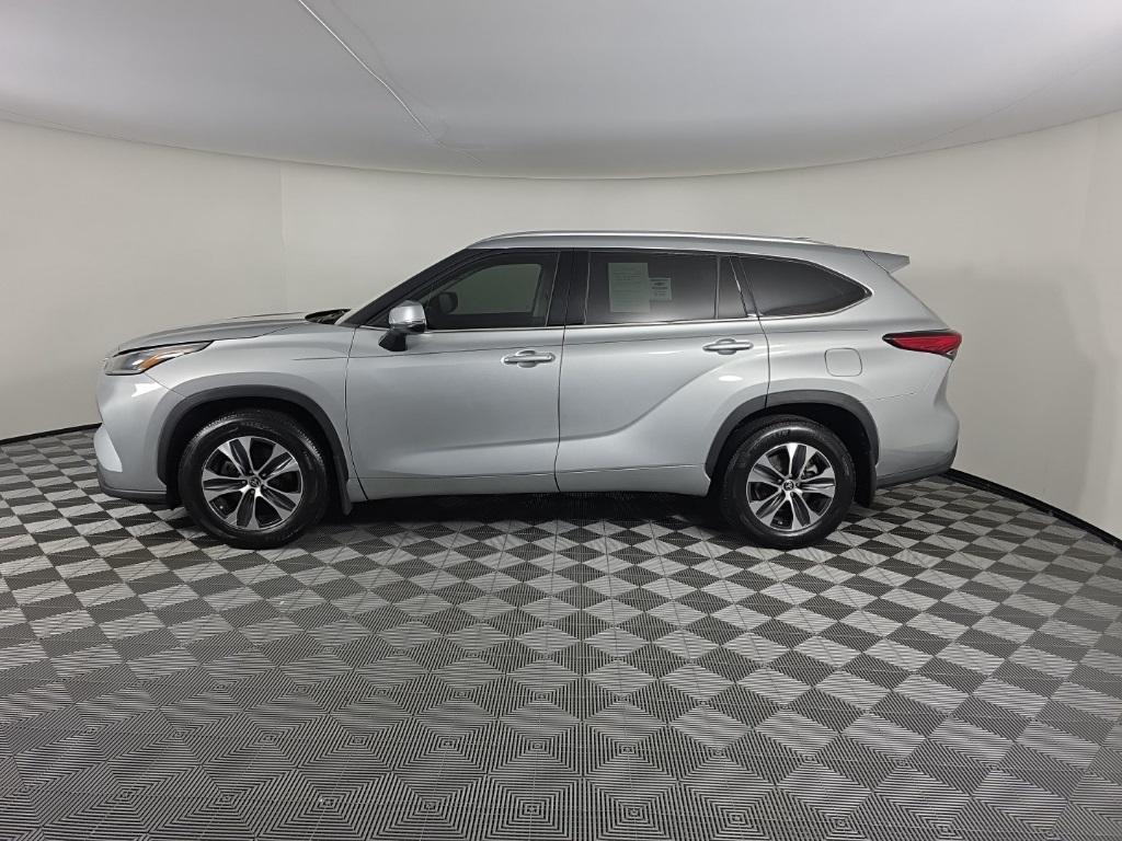 used 2021 Toyota Highlander car, priced at $26,991