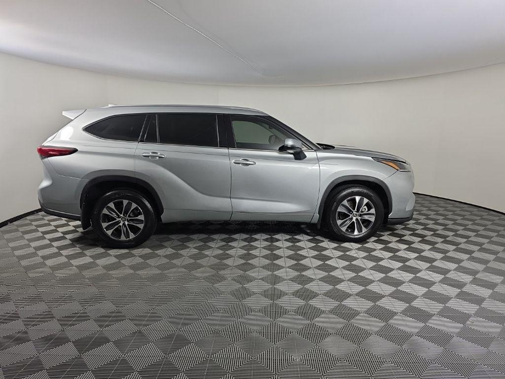 used 2021 Toyota Highlander car, priced at $25,722