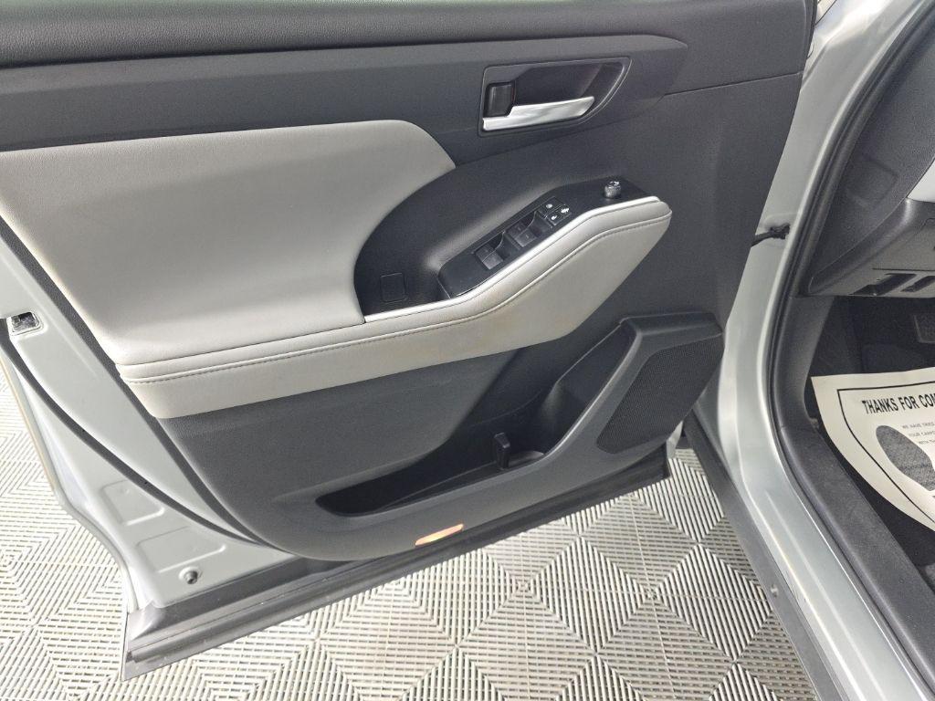 used 2021 Toyota Highlander car, priced at $25,722