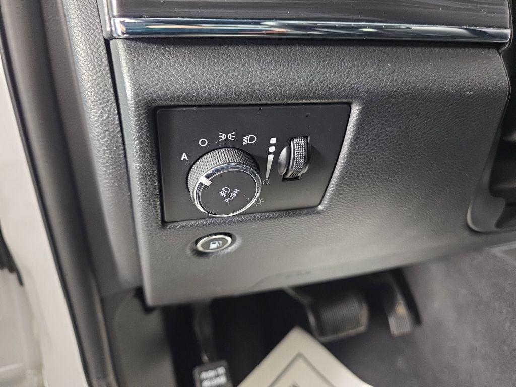 used 2019 Jeep Grand Cherokee car, priced at $16,594