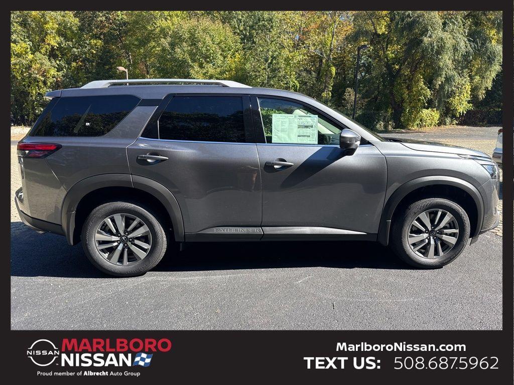 new 2025 Nissan Pathfinder car, priced at $38,961