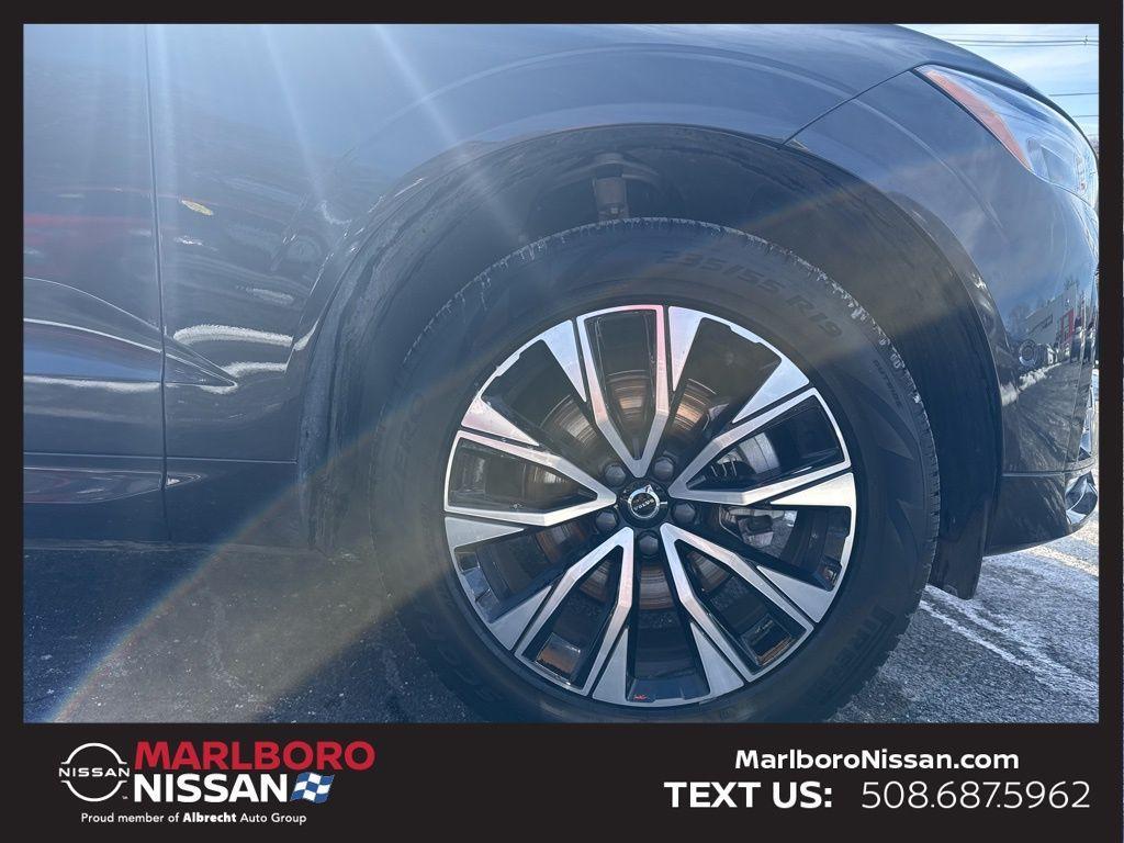 used 2025 Volvo XC60 car, priced at $35,990