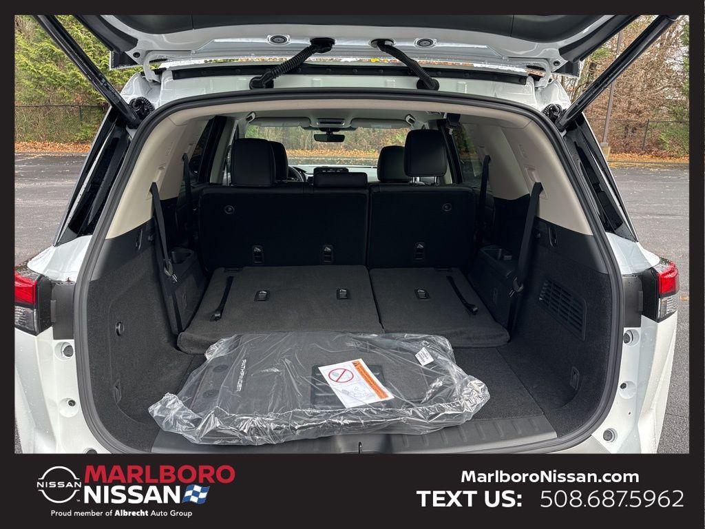 new 2025 Nissan Pathfinder car, priced at $38,600
