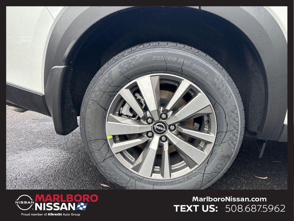 new 2025 Nissan Pathfinder car, priced at $38,600