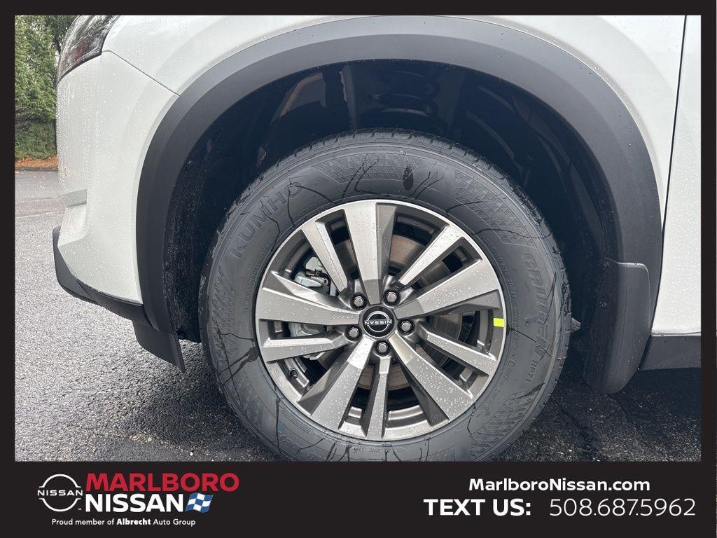 new 2025 Nissan Pathfinder car, priced at $38,600