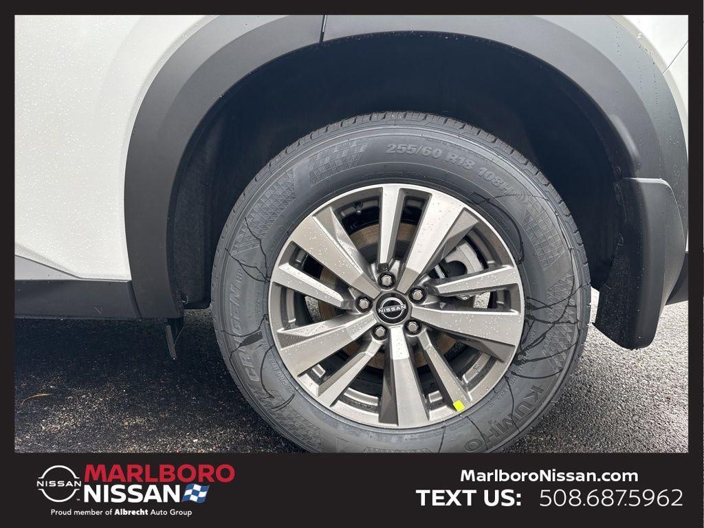 new 2025 Nissan Pathfinder car, priced at $38,600