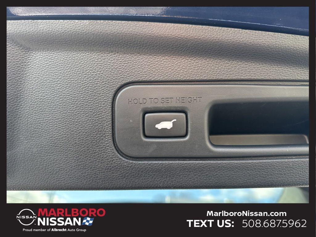 used 2023 Acura MDX car, priced at $34,735