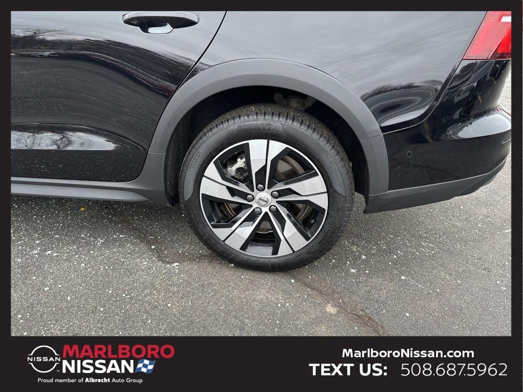 used 2024 Volvo V60 Cross Country car, priced at $38,490