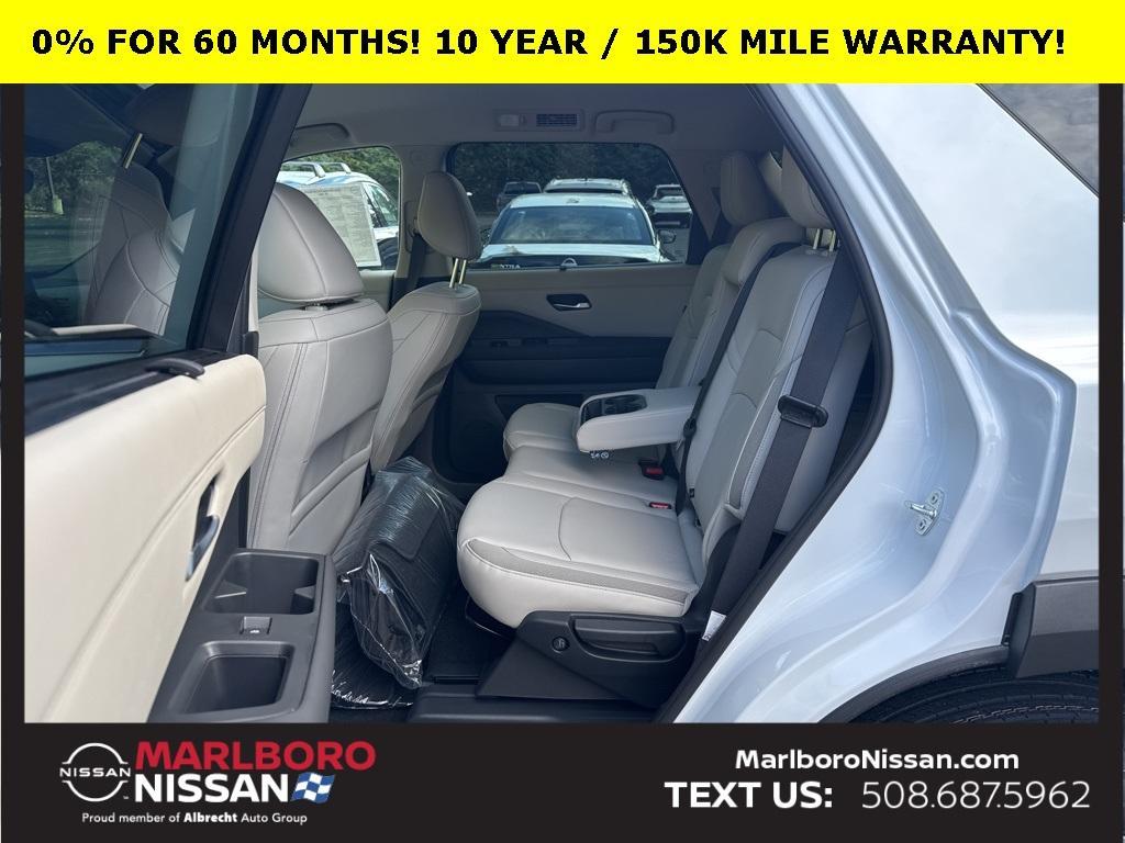 new 2025 Nissan Pathfinder car, priced at $38,600