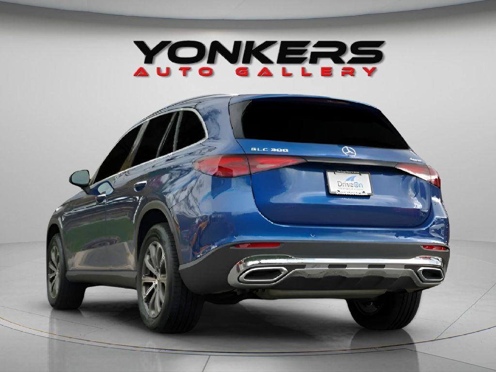 used 2024 Mercedes-Benz GLC 300 car