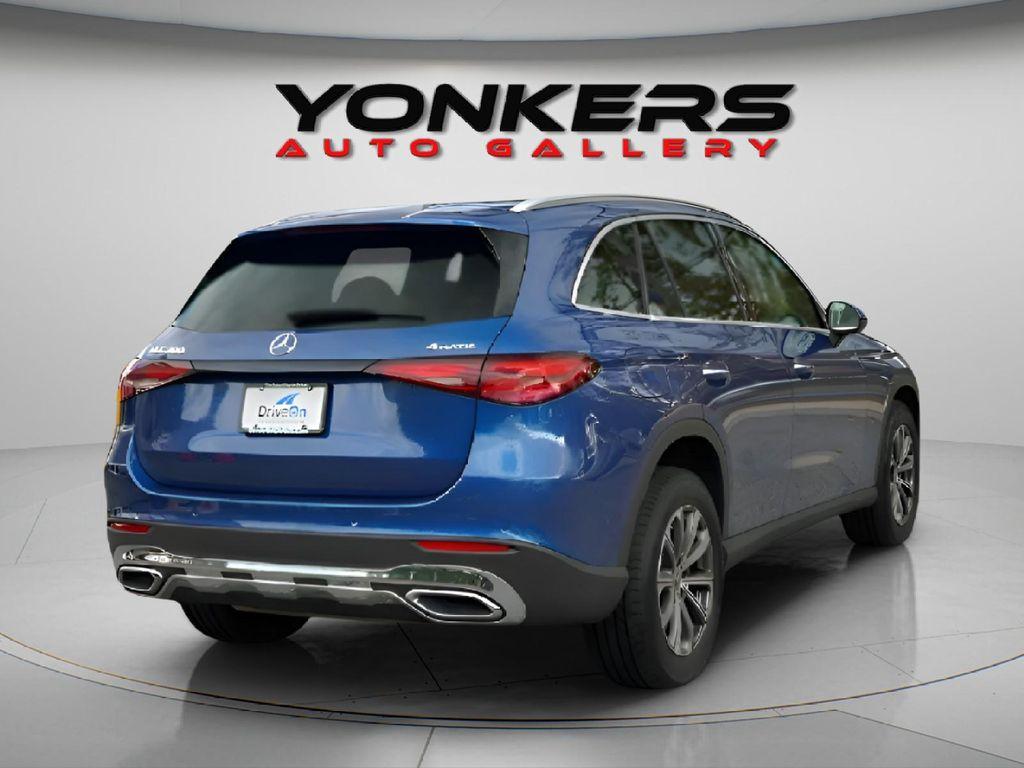 used 2024 Mercedes-Benz GLC 300 car