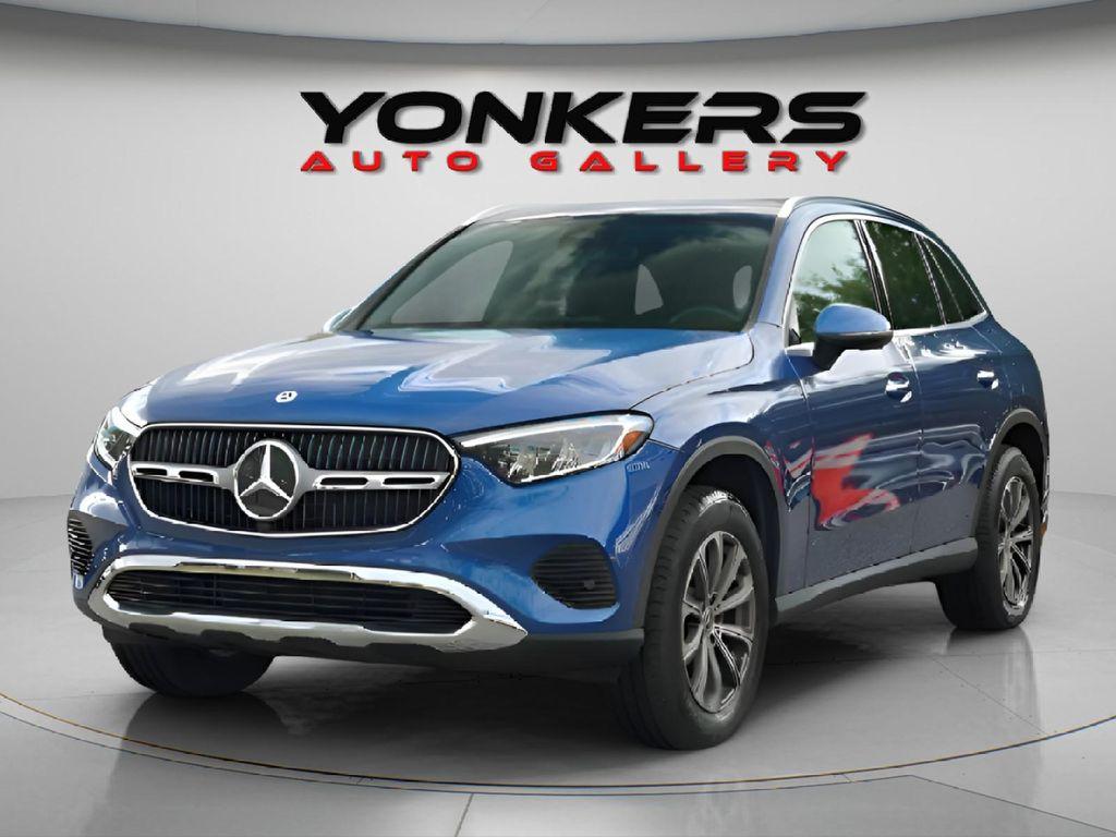 used 2024 Mercedes-Benz GLC 300 car