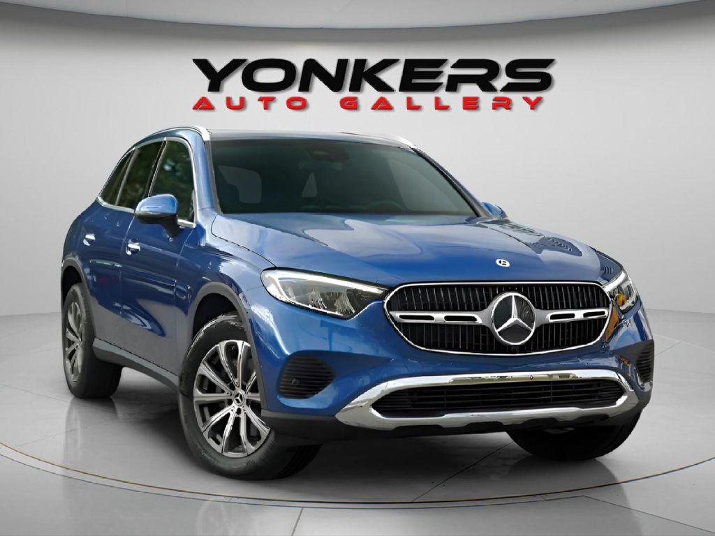 used 2024 Mercedes-Benz GLC 300 car