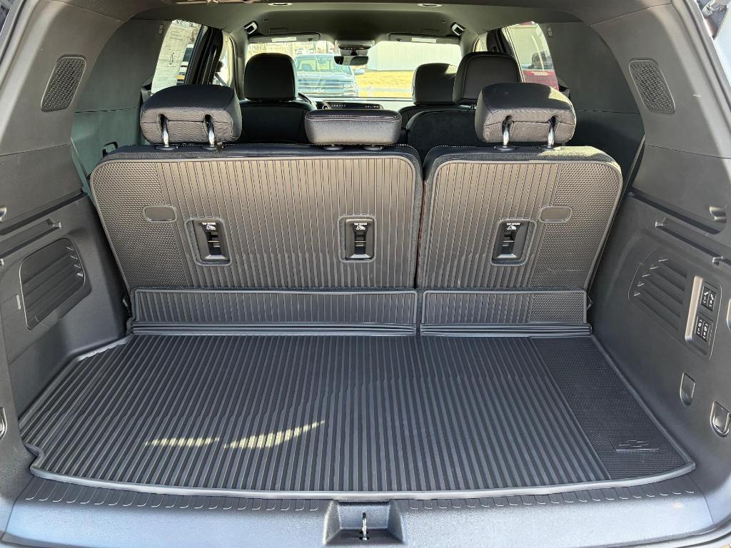 new 2026 Chevrolet Traverse car, priced at $59,515