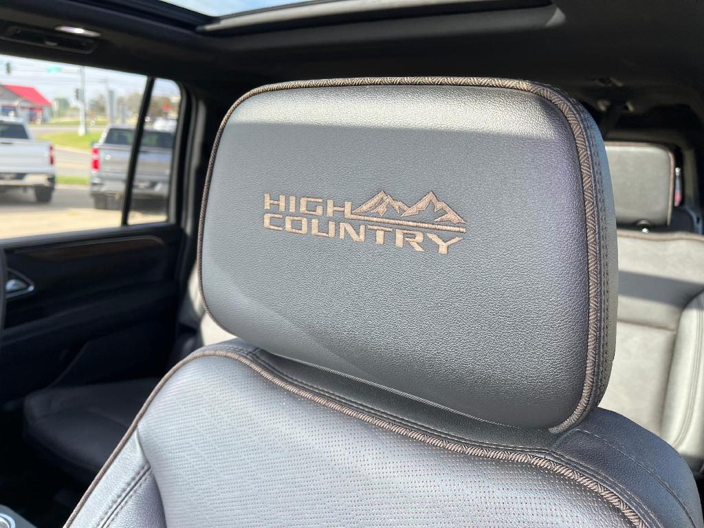 used 2022 Chevrolet Suburban car