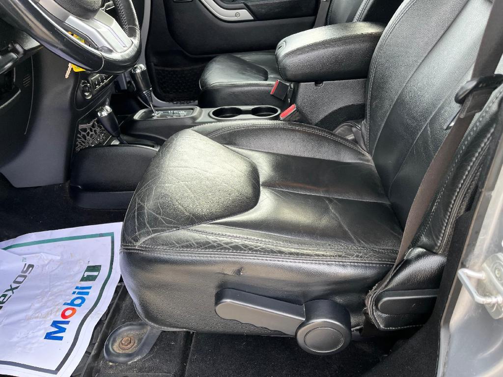 used 2013 Jeep Wrangler Unlimited car, priced at $21,900