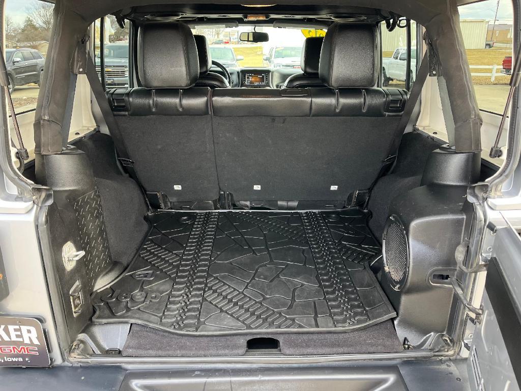 used 2013 Jeep Wrangler Unlimited car, priced at $21,900