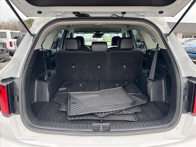 used 2023 Kia Sorento car, priced at $21,921