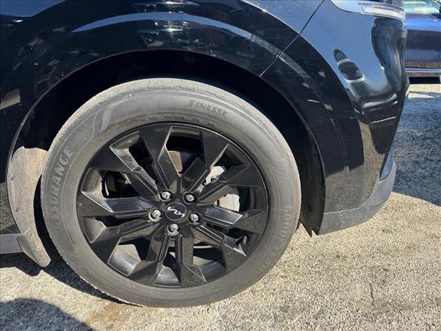 used 2024 Kia Carnival car, priced at $41,932