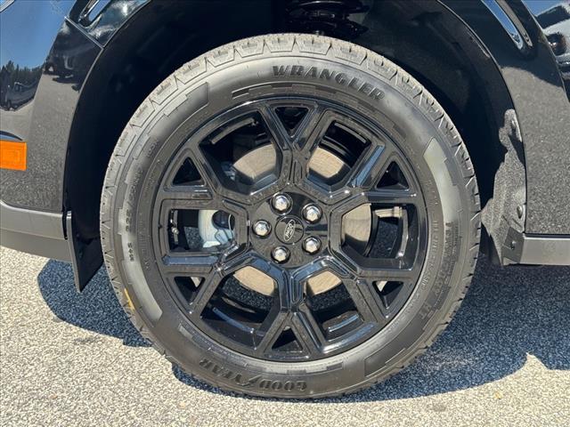 new 2025 Ford Maverick car, priced at $39,130