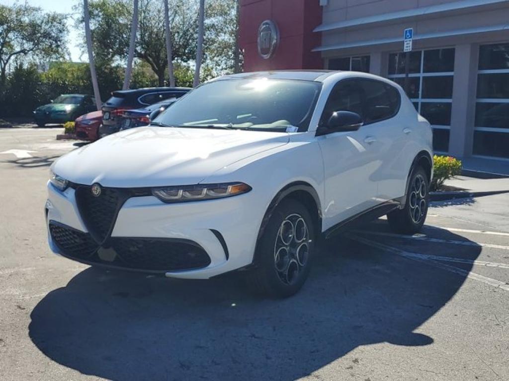 new 2025 Alfa Romeo Tonale car, priced at $36,180