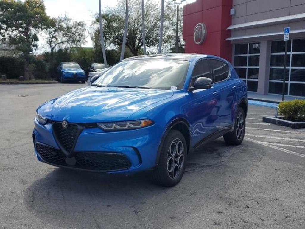 new 2025 Alfa Romeo Tonale car, priced at $36,875
