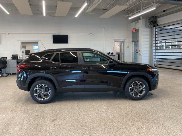 new 2025 Chevrolet Trax car, priced at $24,020