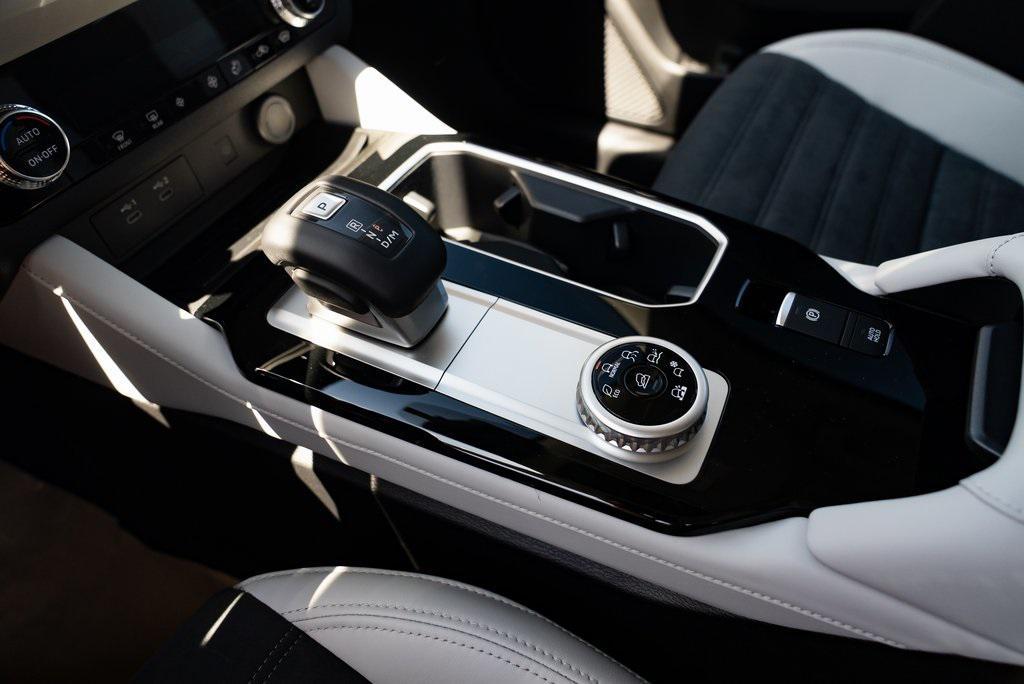 new 2025 Mitsubishi Outlander car, priced at $43,175