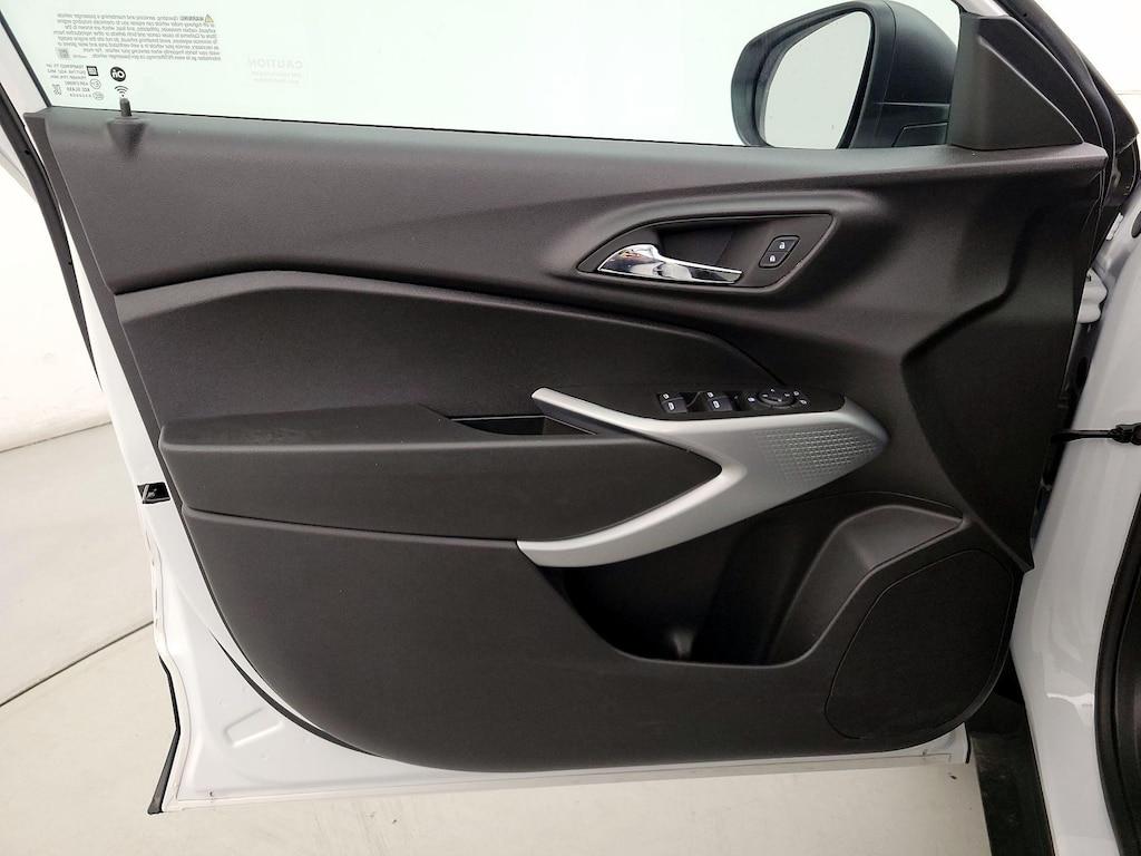 used 2025 Chevrolet Trax car, priced at $22,998