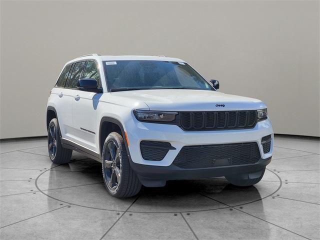 new 2025 Jeep Grand Cherokee car, priced at $44,530