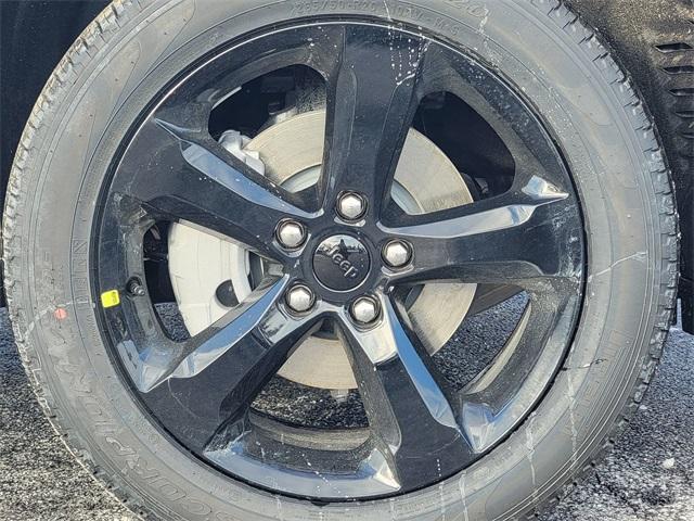 new 2025 Jeep Grand Cherokee car, priced at $49,985