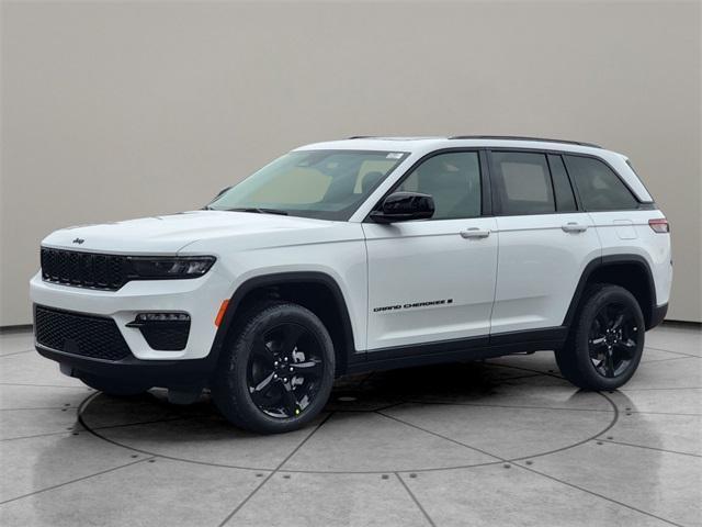 new 2025 Jeep Grand Cherokee car, priced at $48,640