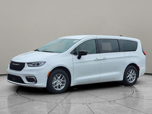 new 2026 Chrysler Pacifica car, priced at $39,420