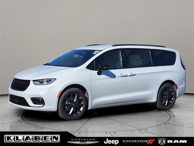 new 2026 Chrysler Pacifica car, priced at $45,360