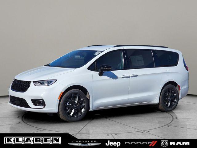 new 2026 Chrysler Pacifica car, priced at $43,860