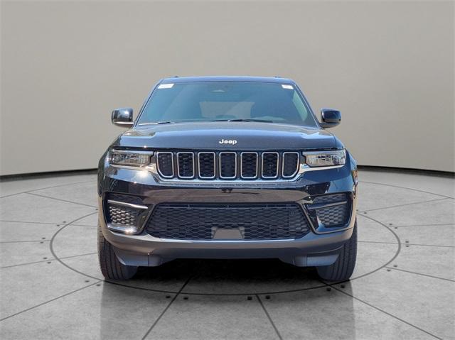 new 2025 Jeep Grand Cherokee car, priced at $35,920