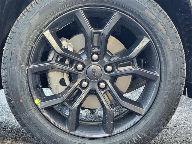 new 2025 Jeep Grand Cherokee car, priced at $49,640