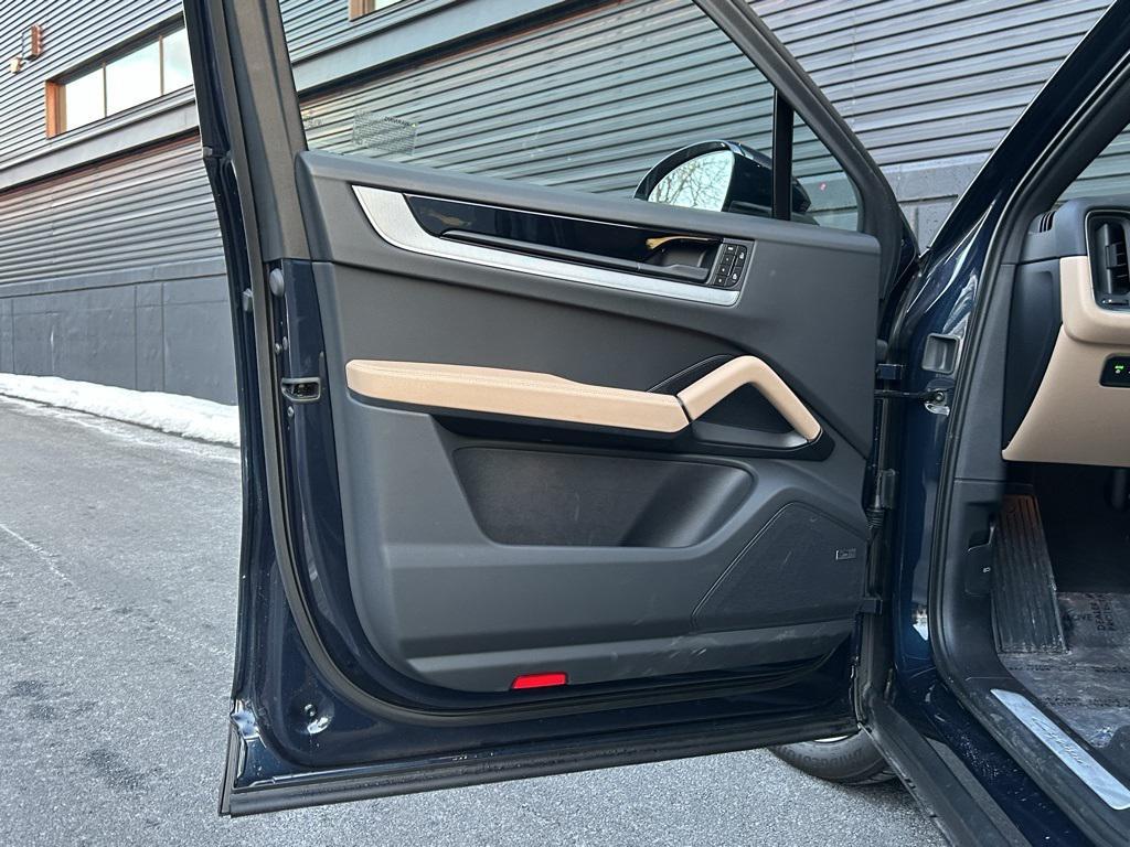 used 2025 Porsche Cayenne car, priced at $94,995