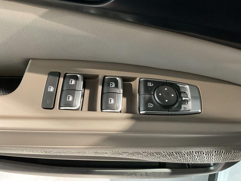new 2026 Kia Carnival car, priced at $39,773