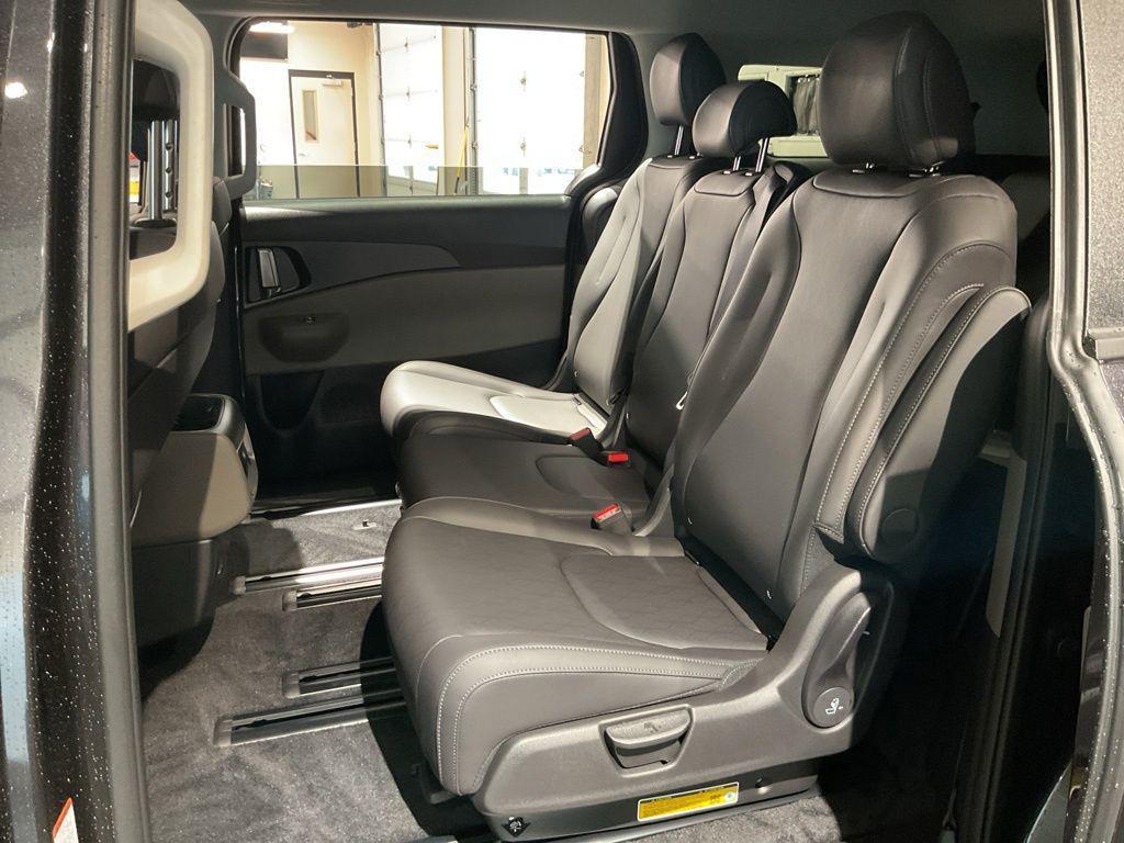 new 2026 Kia Carnival car, priced at $39,720