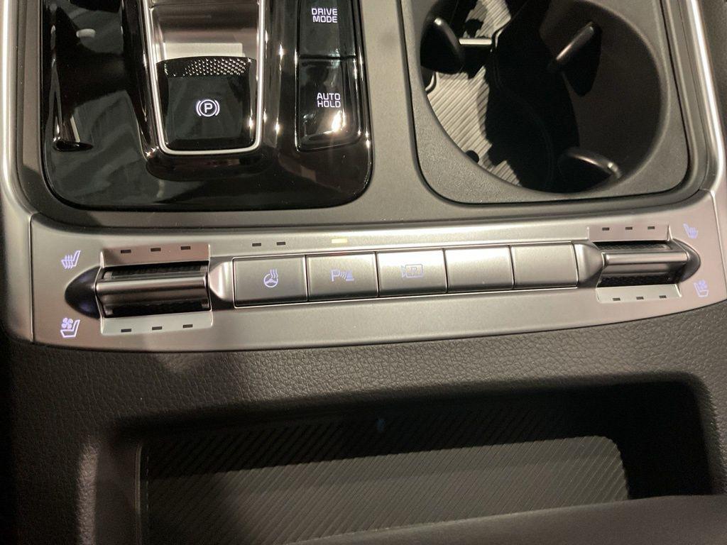new 2026 Kia Carnival Hybrid car, priced at $52,645