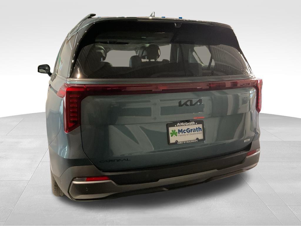 new 2026 Kia Carnival Hybrid car, priced at $52,645