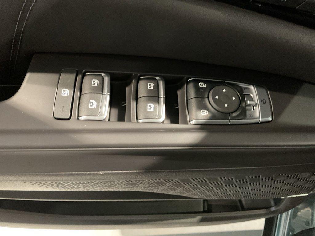 new 2026 Kia Carnival Hybrid car, priced at $52,645