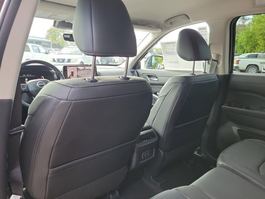 new 2026 Nissan Pathfinder car, priced at $39,981