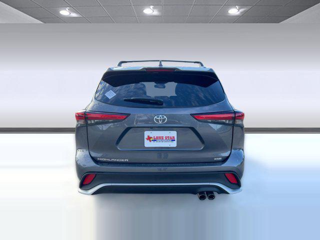 used 2023 Toyota Highlander car, priced at $34,288