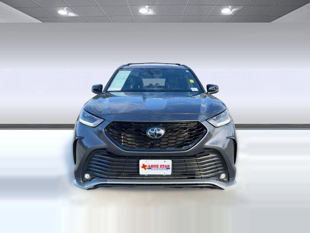 used 2023 Toyota Highlander car, priced at $34,288