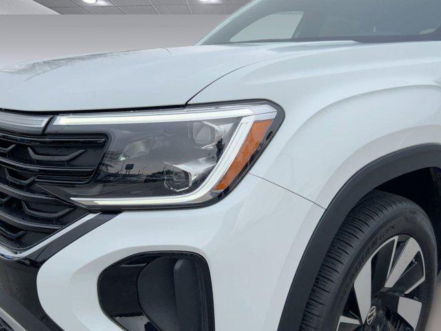 used 2025 Volkswagen Atlas Cross Sport car, priced at $34,999