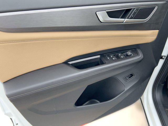 used 2025 Volkswagen Atlas Cross Sport car, priced at $34,999